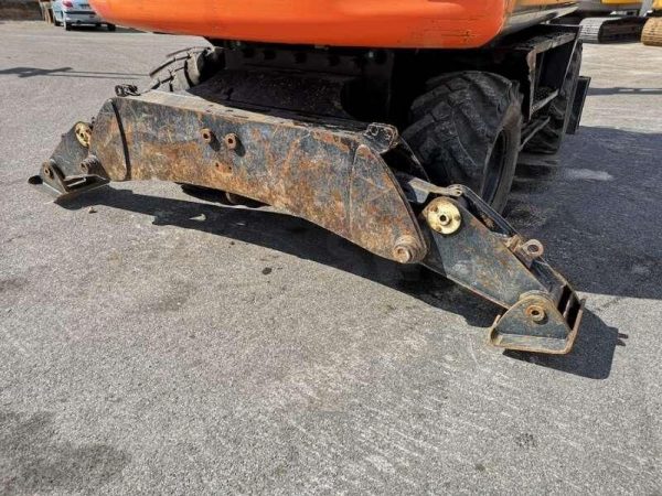 Pelle sur pneus HITACHI ZX140W-3 – Image 9