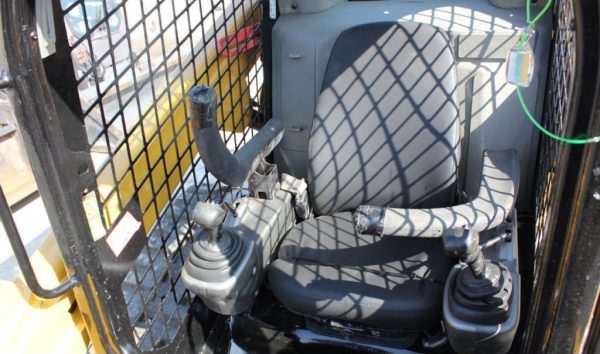 Mini-chargeuse sur chenilles CATERPILLAR 289D – Image 10