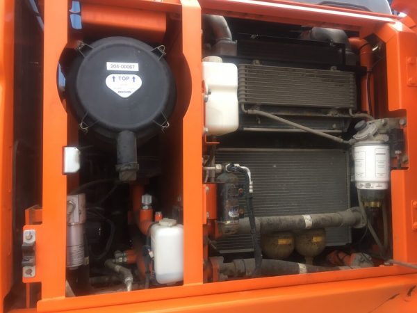 Pelle sur pneus DOOSAN DX140W Rototilt – Image 16