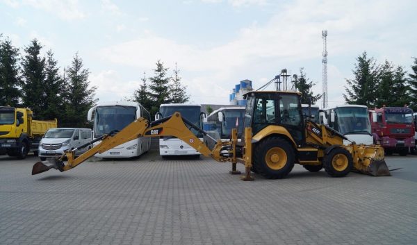 Tractopelle CATERPILLAR 427F2 – Image 3