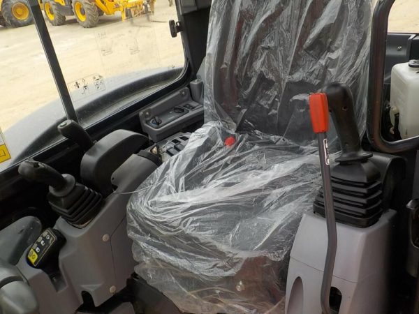 Mini-pelle KUBOTA KX057-4 Occasion – Image 9