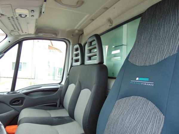 Camion Frigorifique IVECO DAILY 70C18 – Image 11