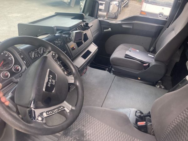 Camion Plateau MAN TGA 26.350 6X2 – Image 15