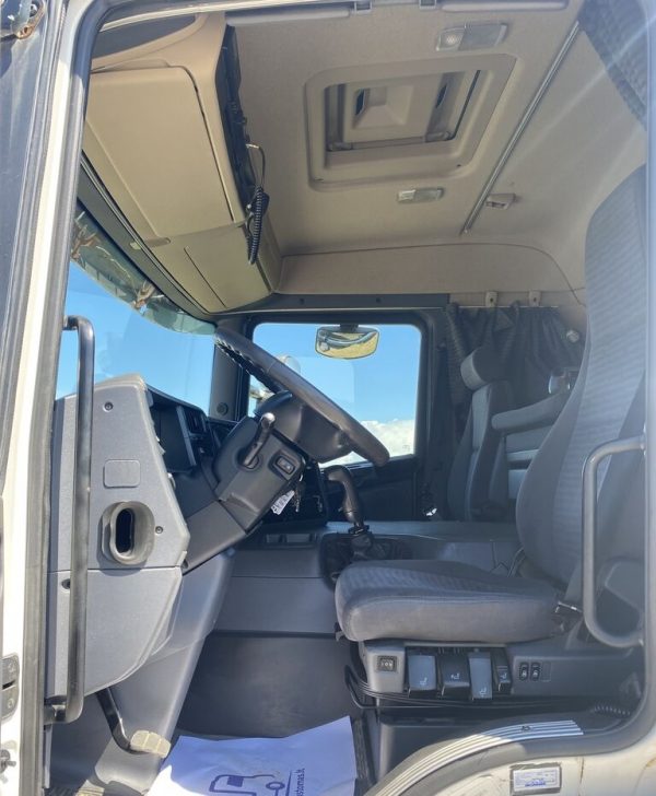 Camion Plateau SCANIA P230 + Fassi F150AC – Image 16