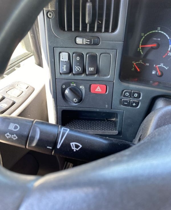 Camion Plateau SCANIA P230 + Fassi F150AC – Image 12