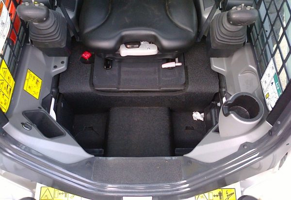 Mini-chargeuse BOBCAT S650 Occasion – Image 12