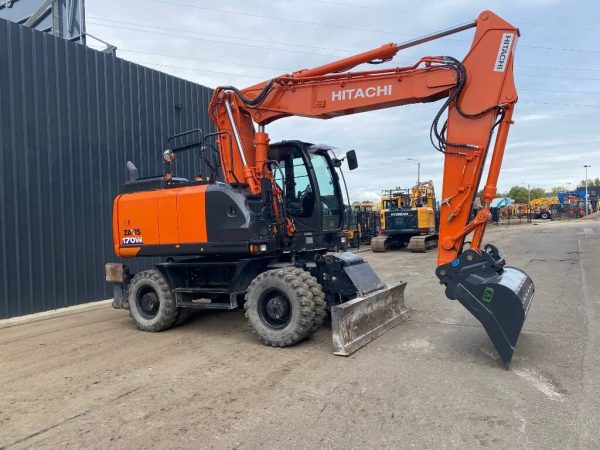 Pelle sur pneus HITACHI ZX 170 W