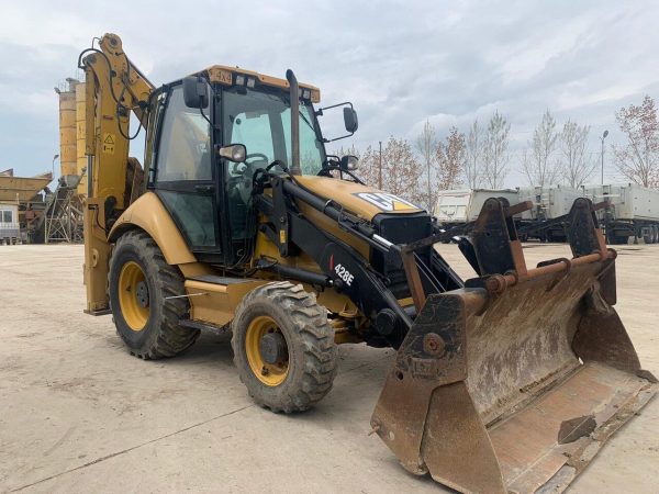 Tractopelle CATERPILLAR 428E Occasion
