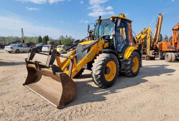 Tractopelle JCB Ausa RC-8 Occasion